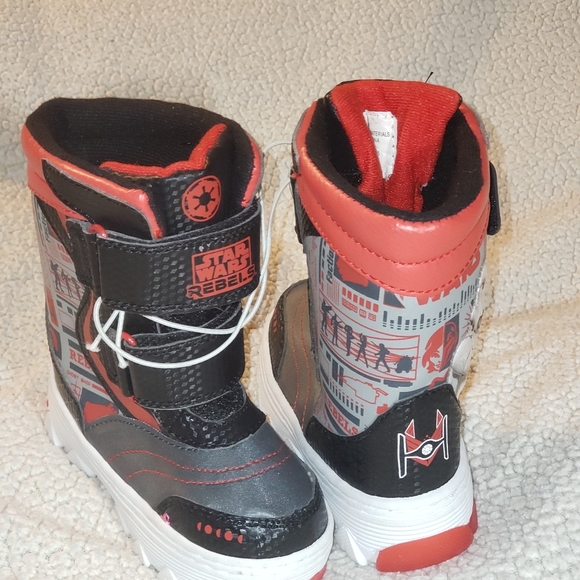 Starwars Winter Boots - Picture 2 of 4